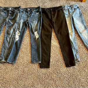 Woman’s American Eagle Jeans Size 8 Short